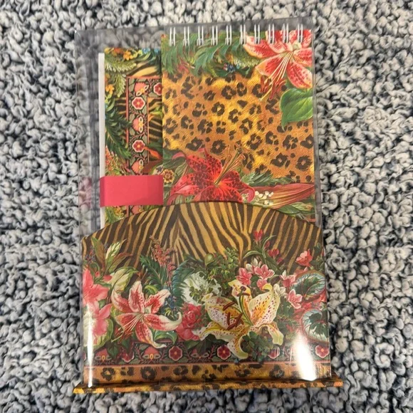 Stationary Set (new & sealed) and Note Card set (with 13 cards & envelopes) - Picture 2 of 14